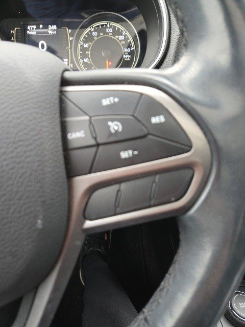 Used 2019 Jeep Cherokee Latitude Plus w/ Comfort/Convenience Group image 29