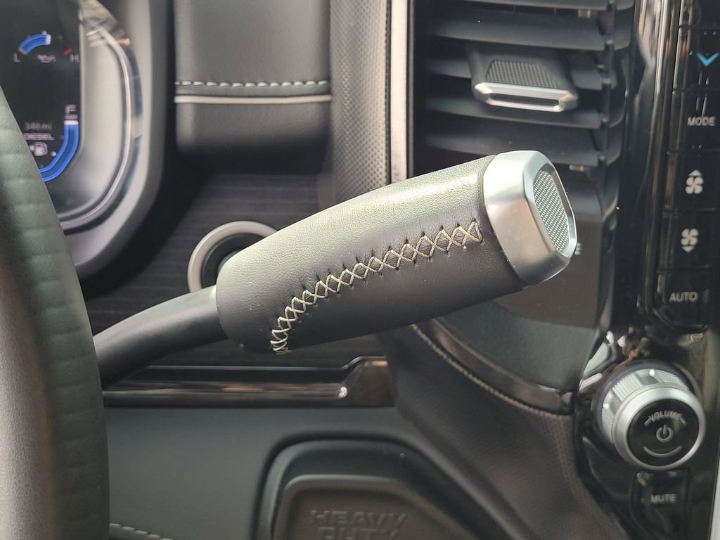 Used 2024 RAM 2500 Limited image 25