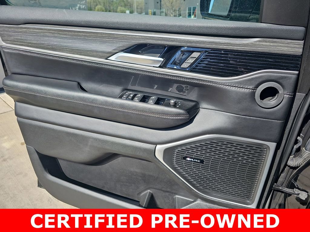 Used 2023 Jeep Wagoneer Series III w/ Preferred Equipment Group image 29