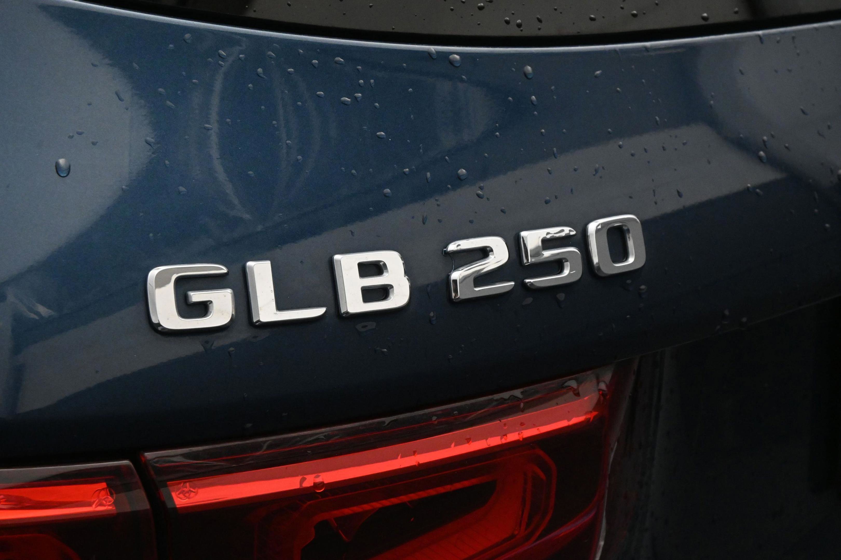 Used 2020 Mercedes-Benz GLB 250 image 12