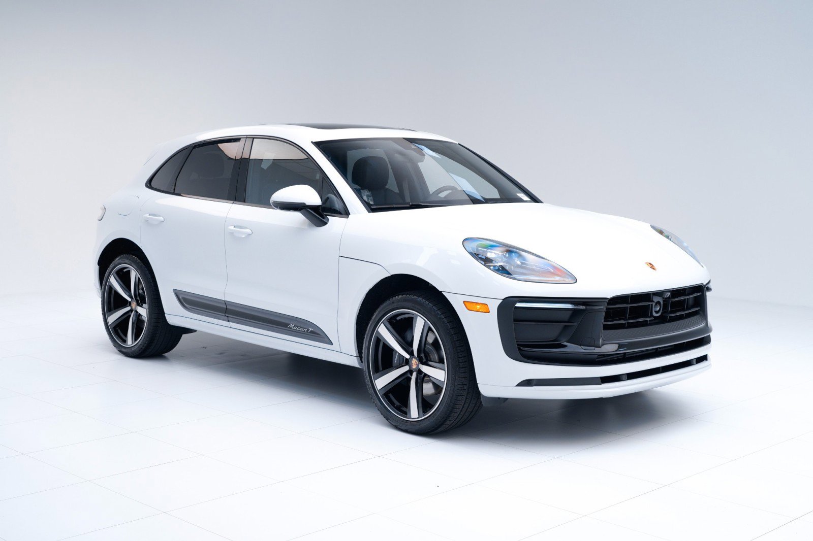 New 2026 Porsche Macan Turbo image 7