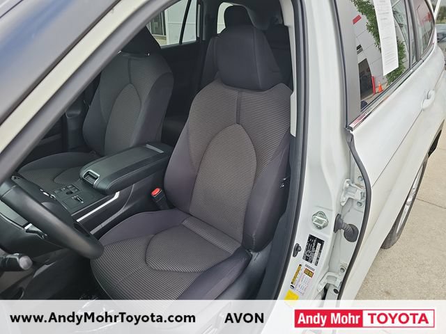 Used 2023 Toyota Highlander LE FWD image 10