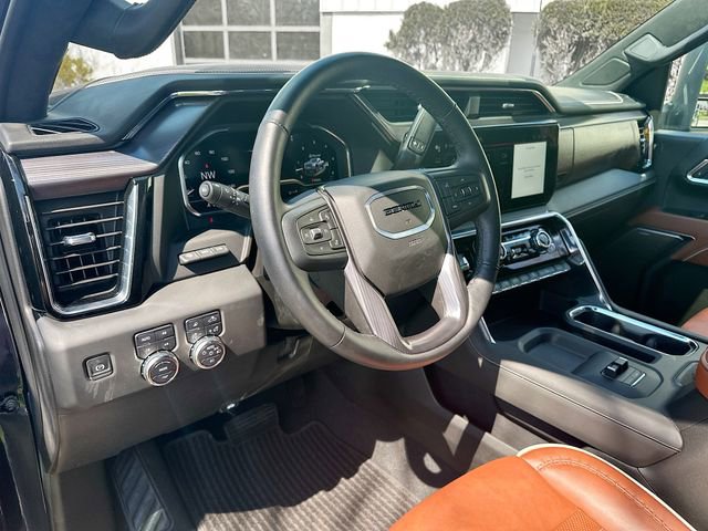 Used 2025 GMC Sierra 3500 Denali Ultimate AWD/4WD image 9