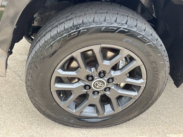 Used 2024 Toyota Tundra Platinum AWD/4WD image 11