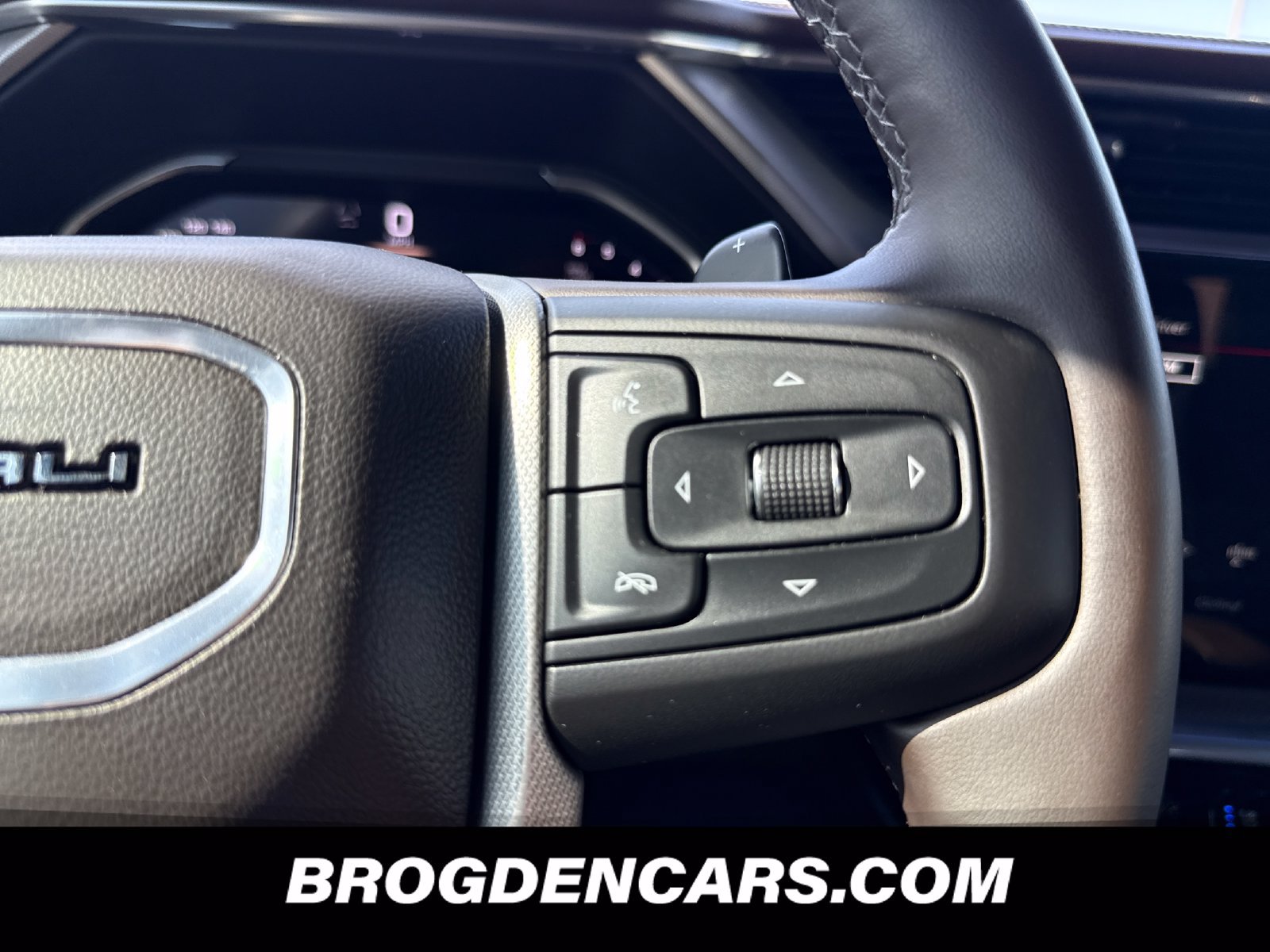Used 2023 GMC Sierra 1500 Denali w/ Denali Reserve Package AWD/4WD image 5