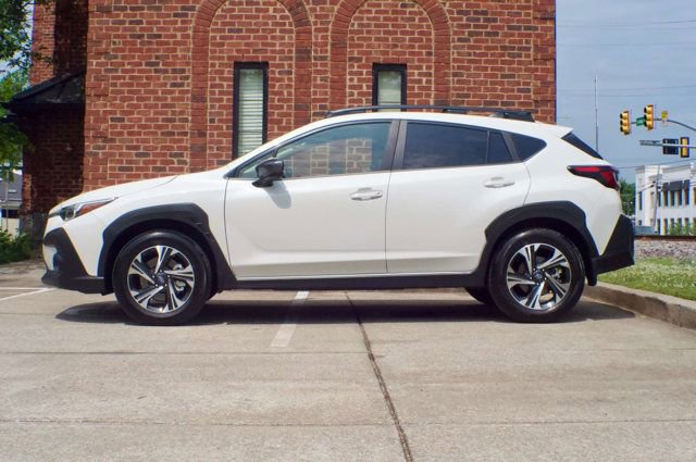 Used 2025 Subaru Crosstrek 2.0i Premium AWD/4WD image 8