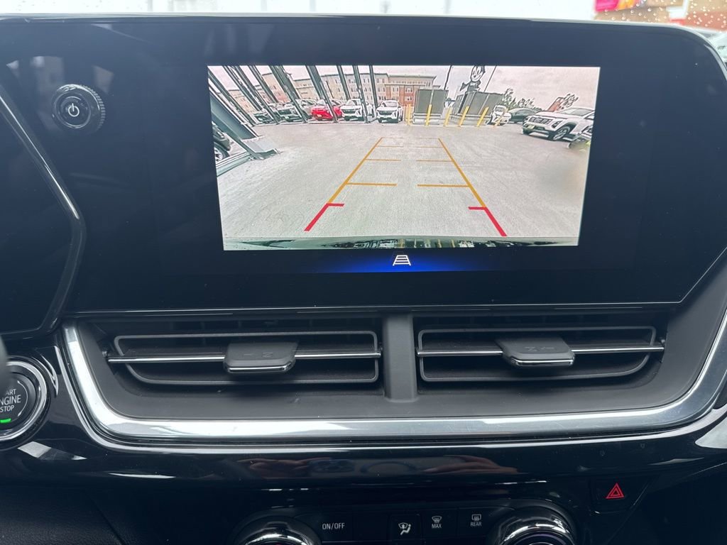 Used 2024 Chevrolet Trax RS w/ Sunroof Package image 9