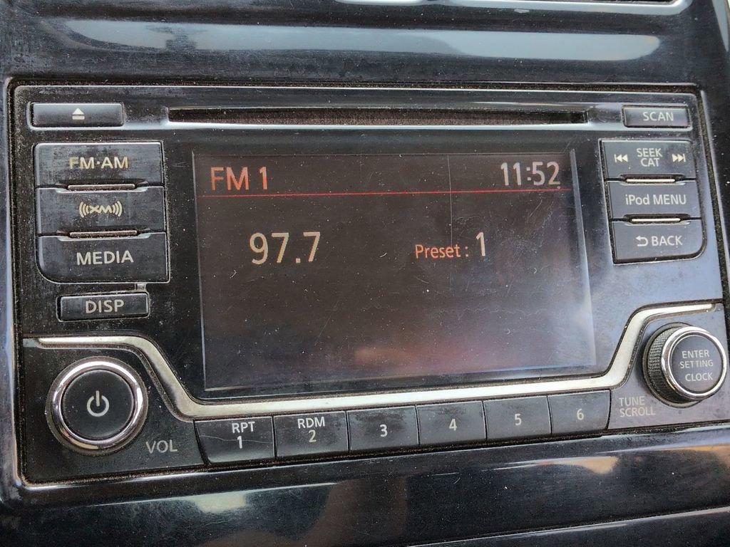 Used 2018 Nissan Versa SV w/ SV Special Edition Package image 30