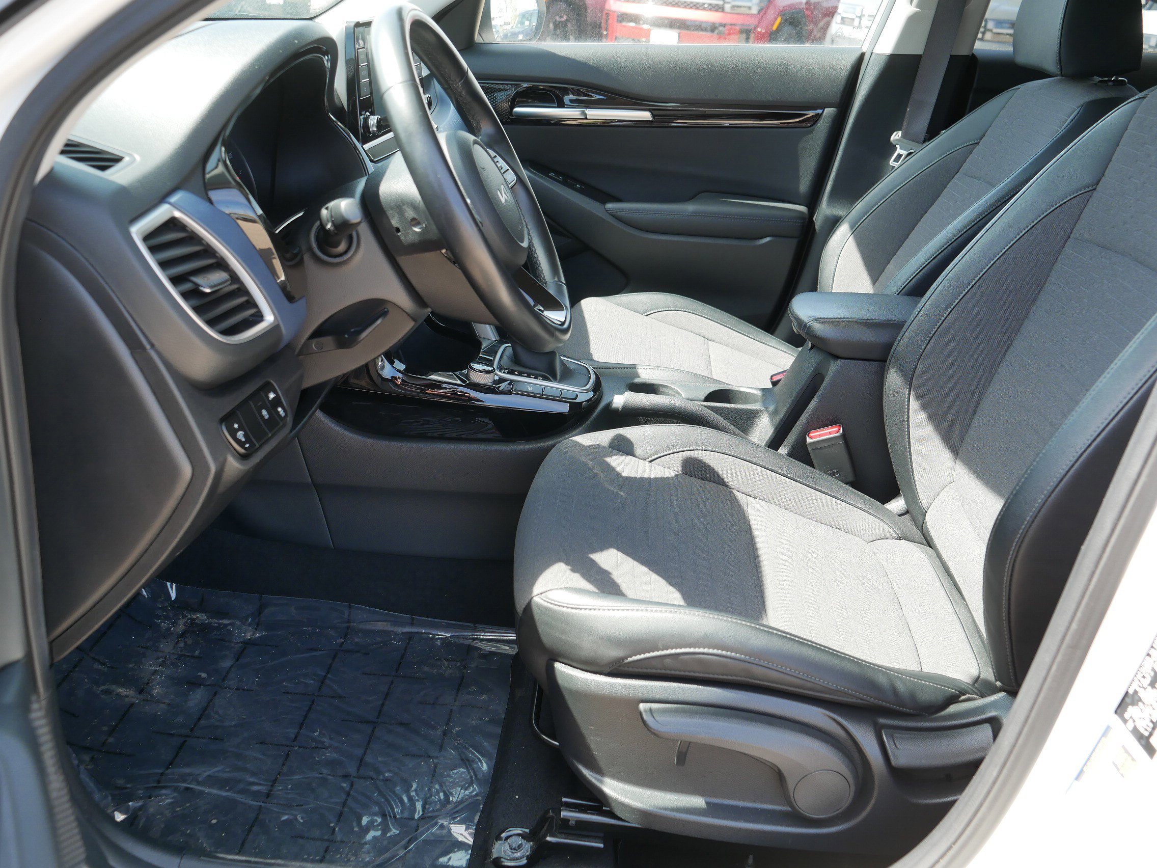 Used 2023 Kia Seltos S image 12