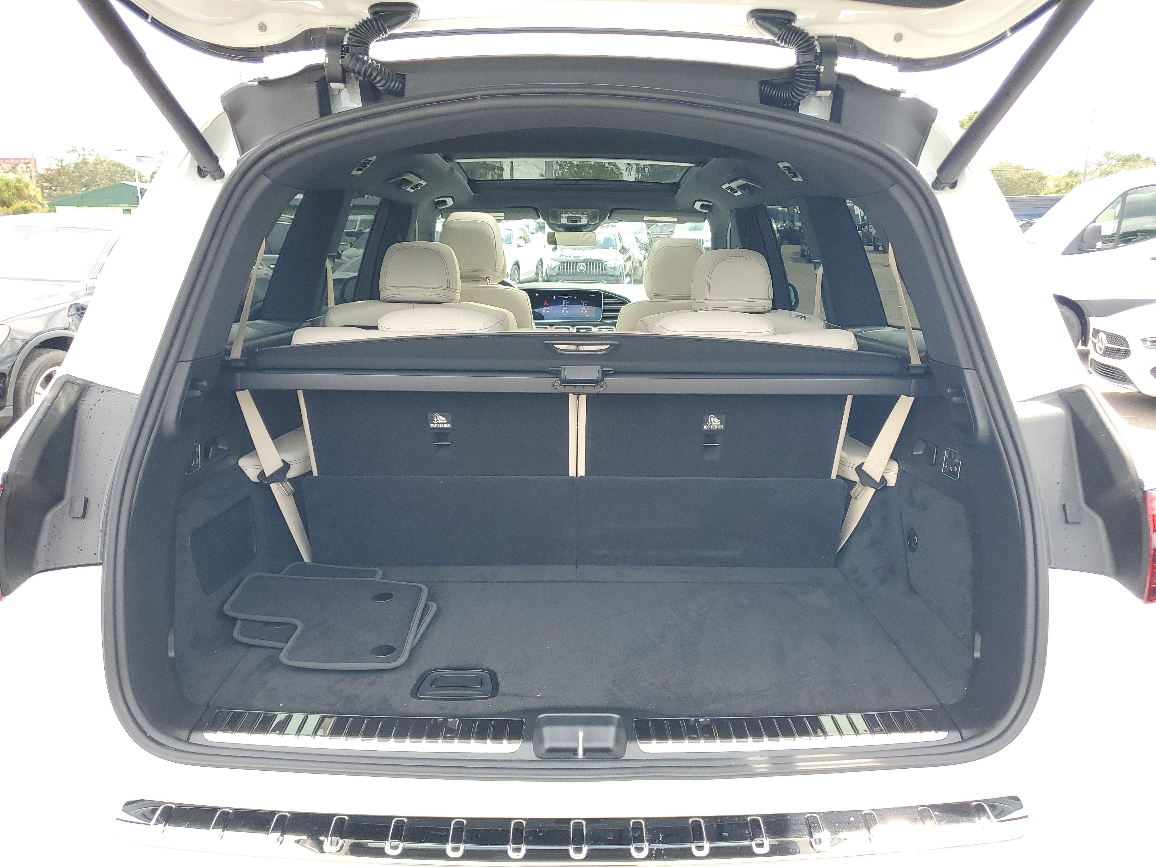New 2026 Mercedes-Benz GLS 580 4MATIC image 8