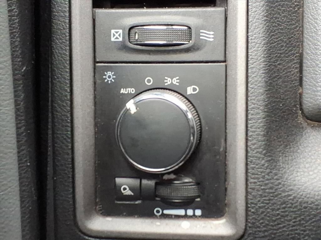 Used 2016 RAM 3500 Tradesman w/ Chrome Appearance Group image 13