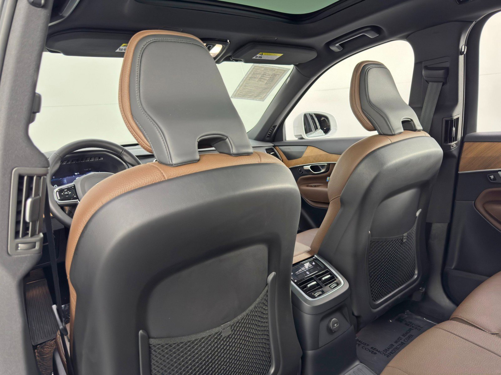 Used 2024 Volvo XC90 T8 Plus image 37