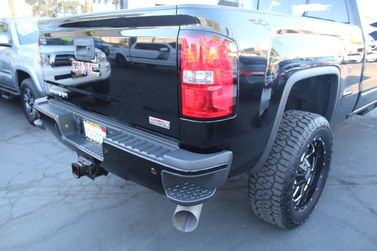 Used 2015 GMC Sierra 2500 SLT w/ Duramax Plus Package AWD/4WD image 19