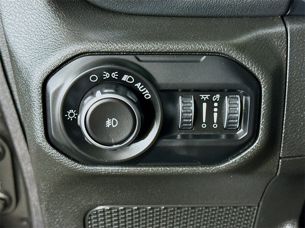 Used 2018 Jeep Wrangler Unlimited Sahara image 20