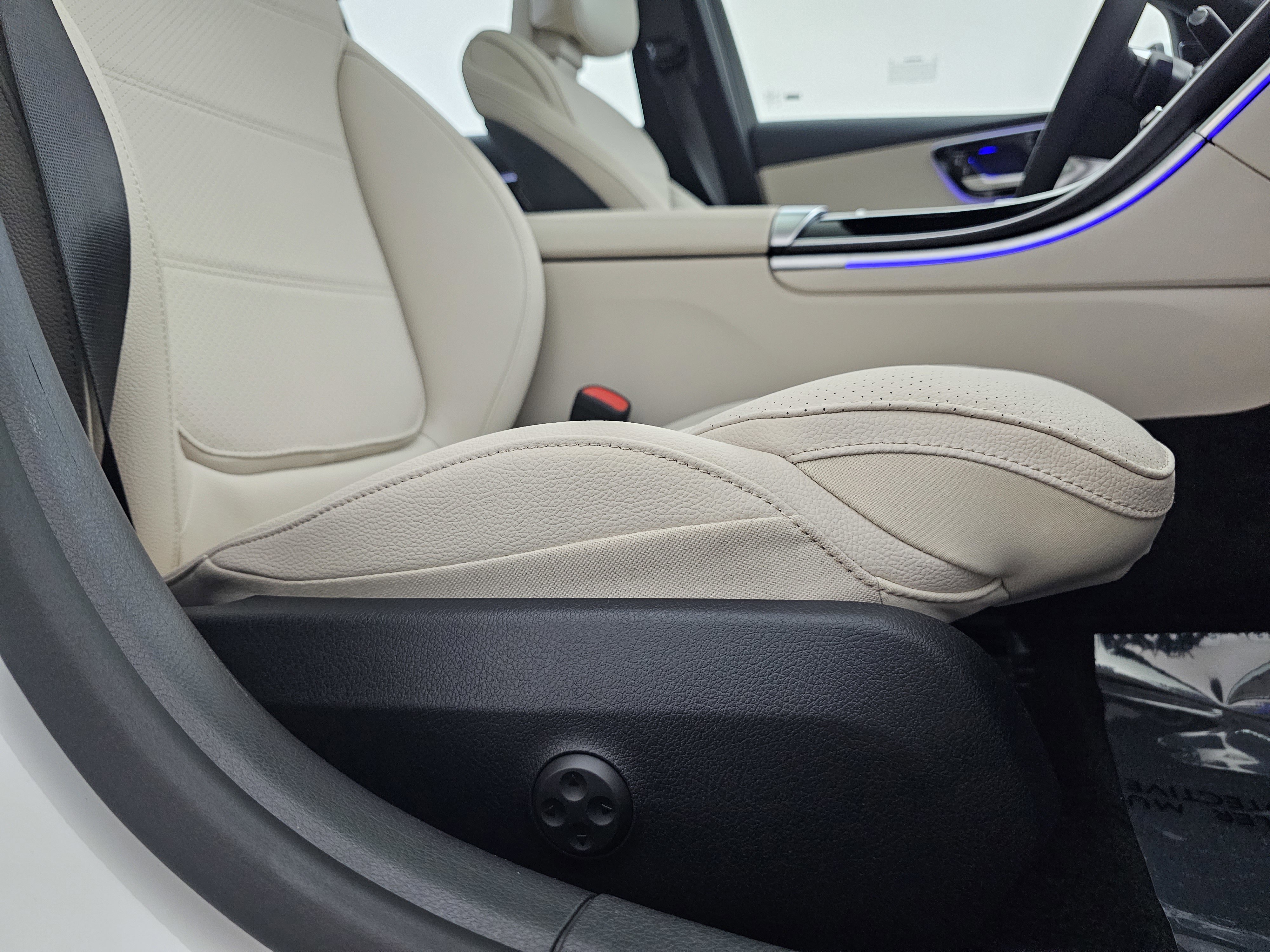 New 2026 Mercedes-Benz C 300 4MATIC Sedan image 16