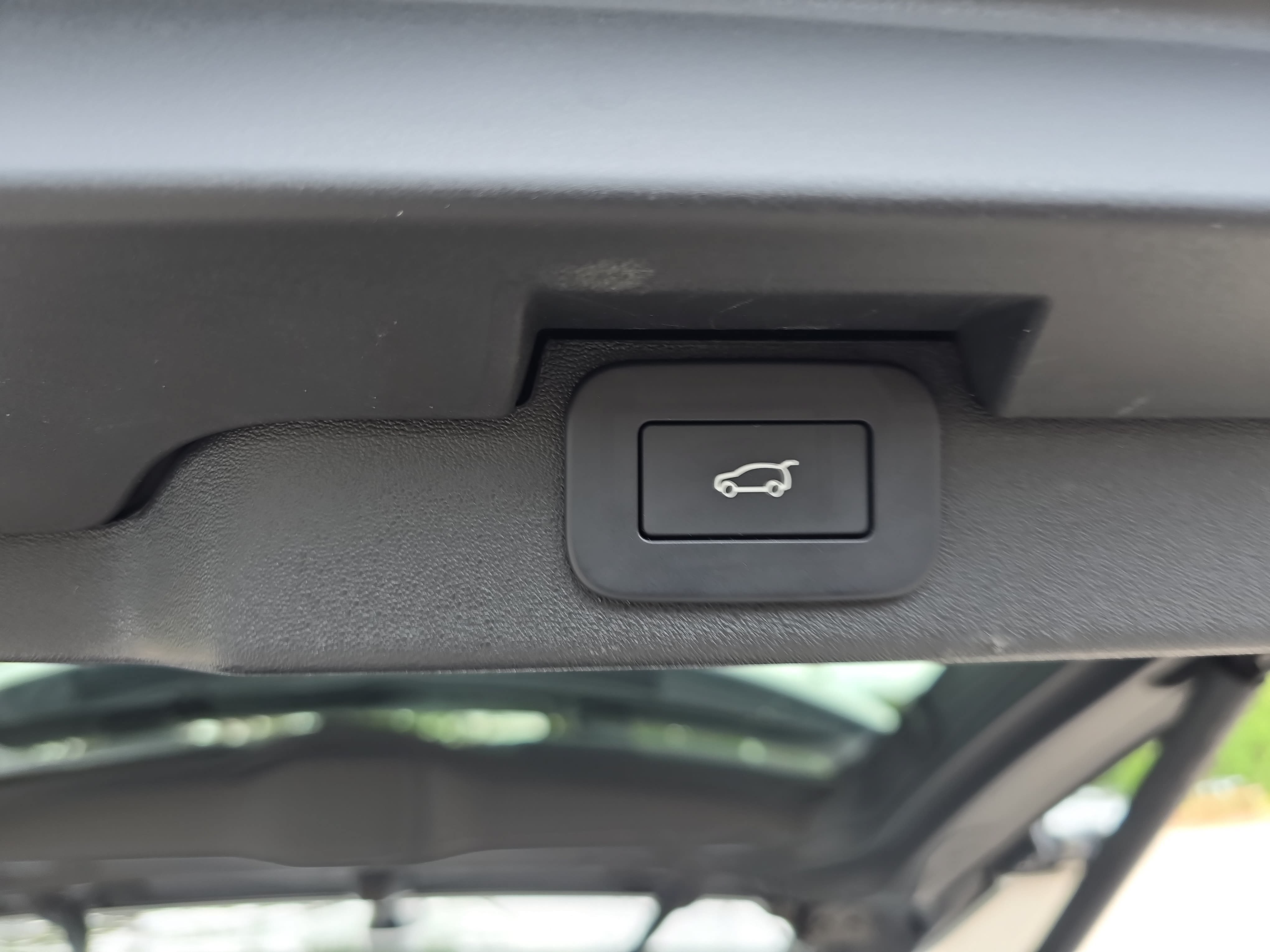 Certified 2025 Land Rover Discovery S AWD/4WD image 13