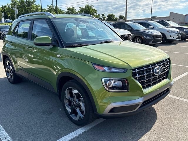 Used 2023 Hyundai Venue SEL FWD image 7