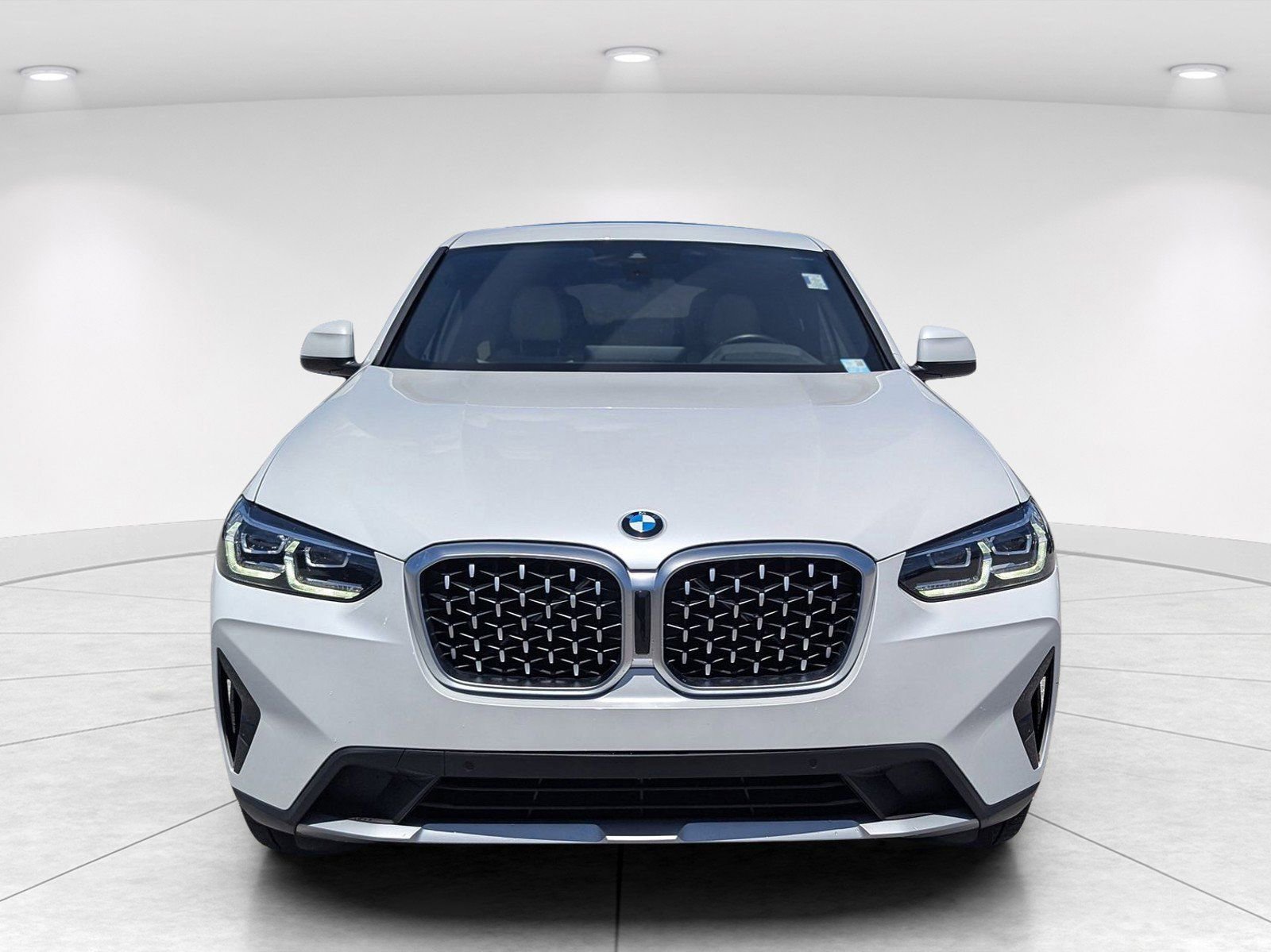 Certified 2025 BMW X4 xDrive30i AWD/4WD image 2