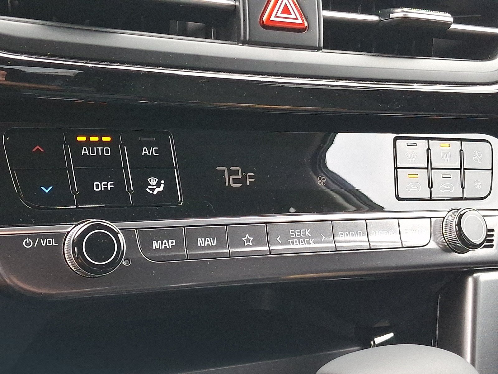 New 2026 Kia Seltos S AWD/4WD image 8