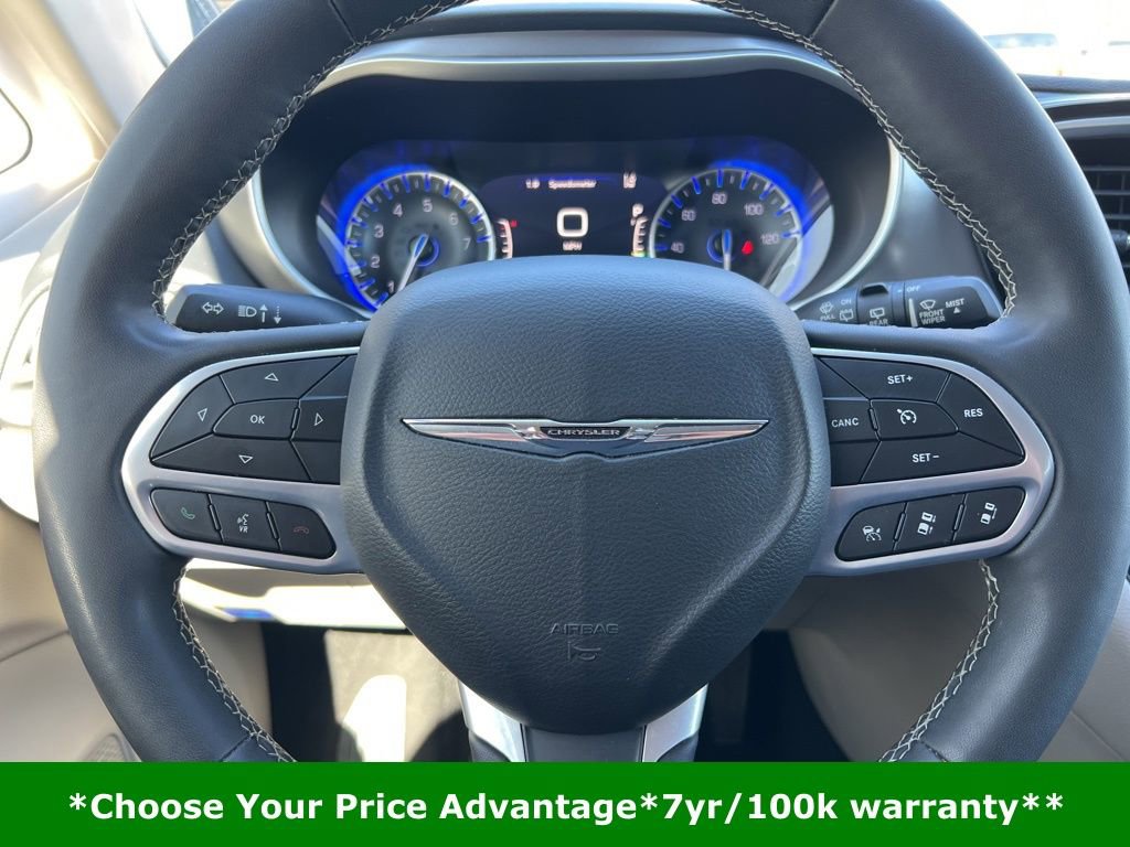 Certified 2023 Chrysler Pacifica Touring-L image 53