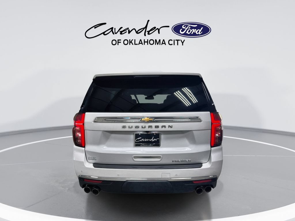 Used 2024 Chevrolet Suburban Premier RWD image 7