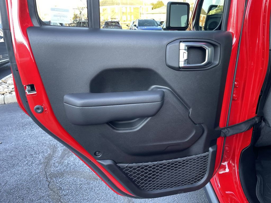 Used 2024 Jeep Gladiator Willys image 21