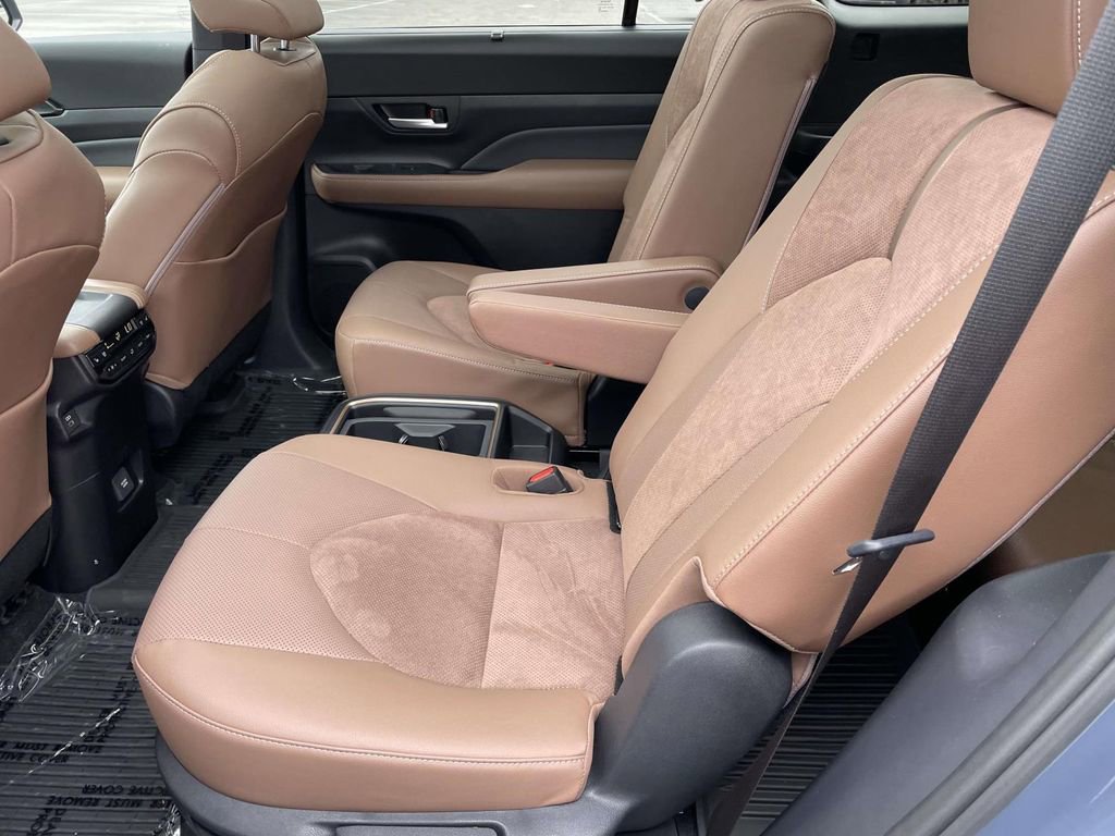 New 2026 Toyota Grand Highlander AWD Hybrid image 21