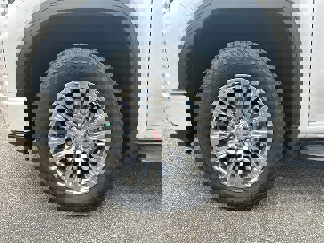 Used 2023 GMC Sierra 1500 Denali w/ Technology Package AWD/4WD image 10