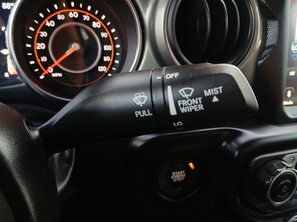 Used 2023 Jeep Gladiator Sport AWD/4WD image 7