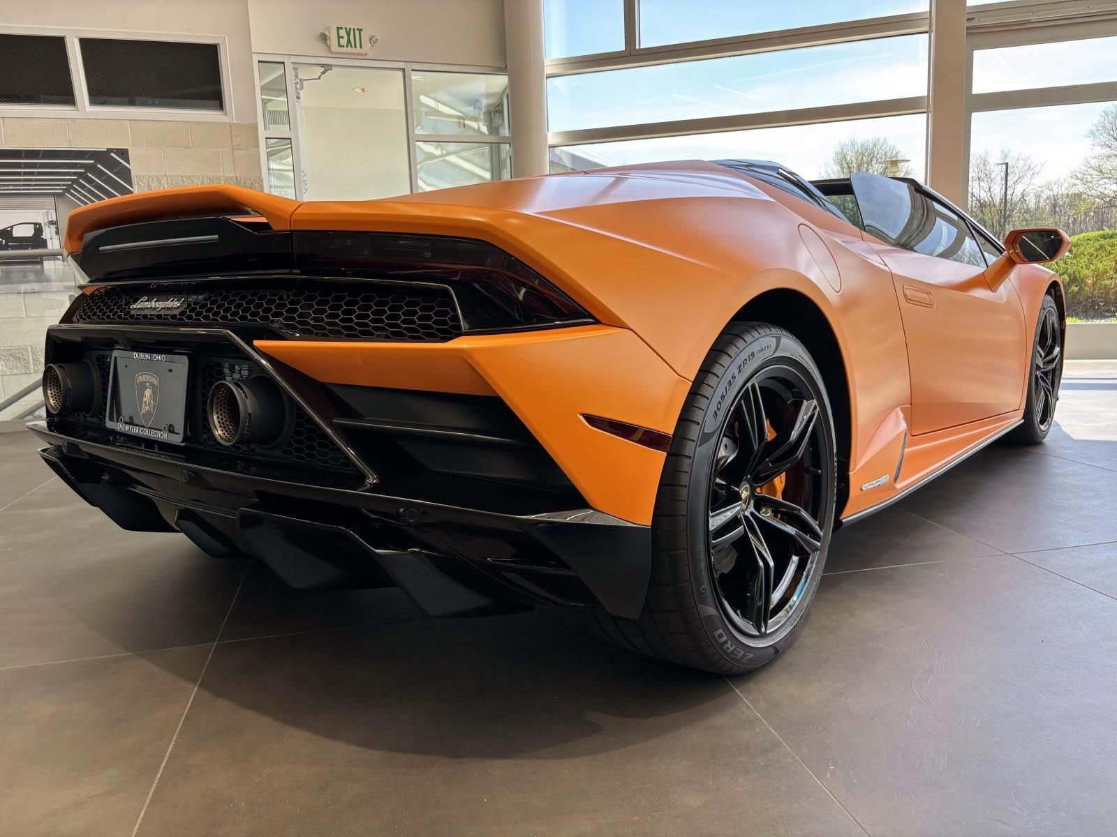 Used 2021 Lamborghini Huracan EVO RWD image 51