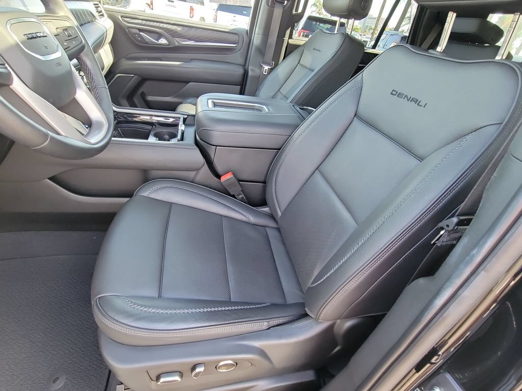 Used 2023 GMC Yukon Denali AWD/4WD image 20