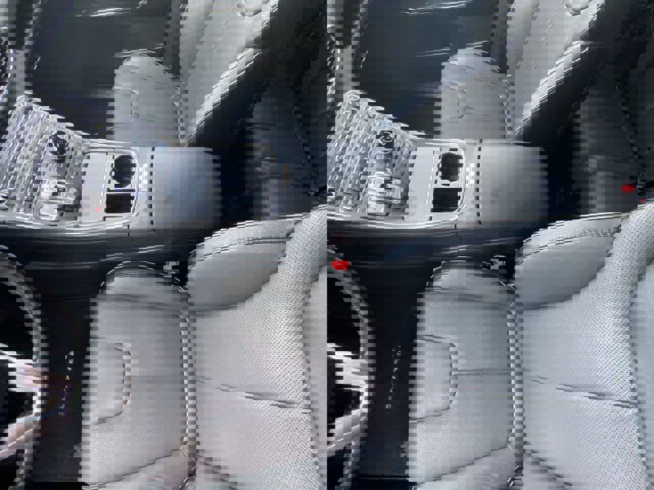 Used 2023 Hyundai Santa Fe Limited w/ Cargo Package AWD/4WD image 21