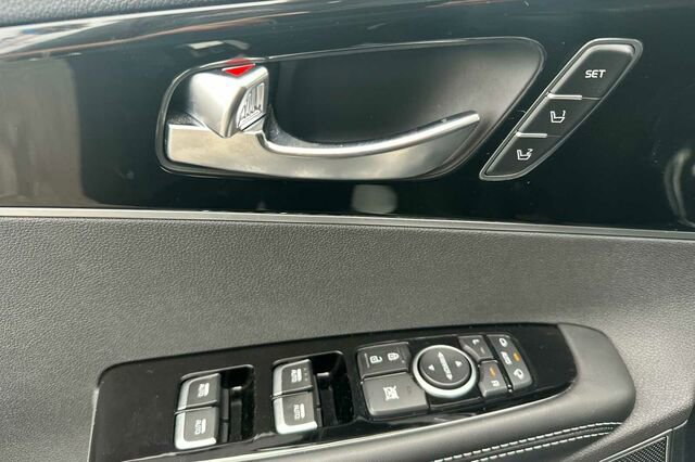 Used 2019 Kia Sorento SX image 11
