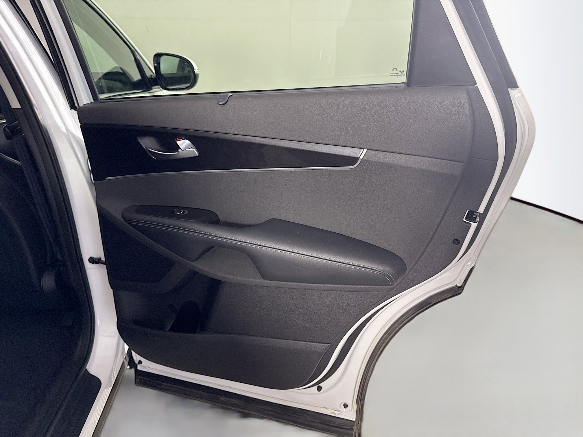 Used 2017 Kia Sorento EX image 28