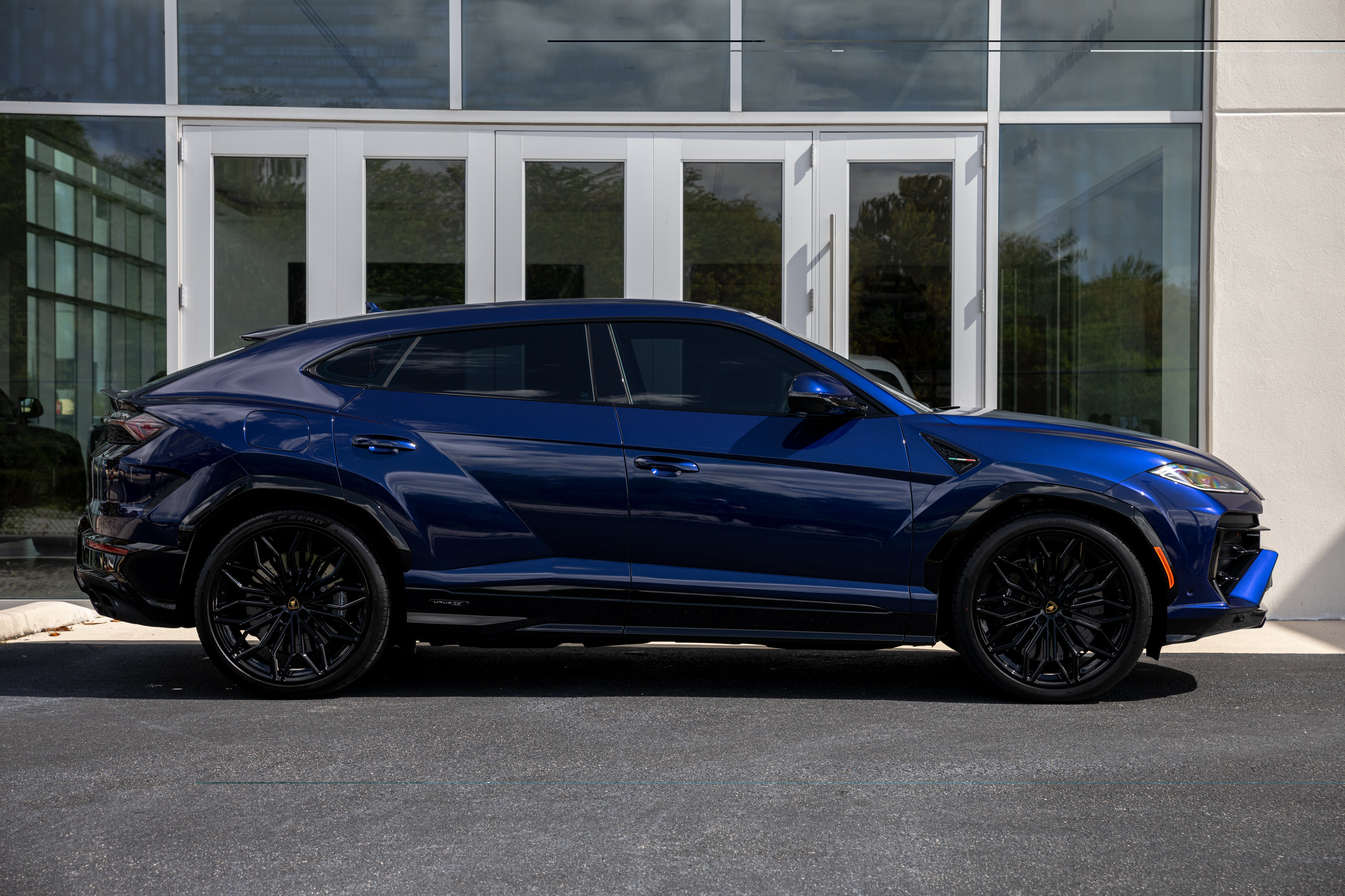 Used 2025 Lamborghini Urus Performante AWD/4WD image 38