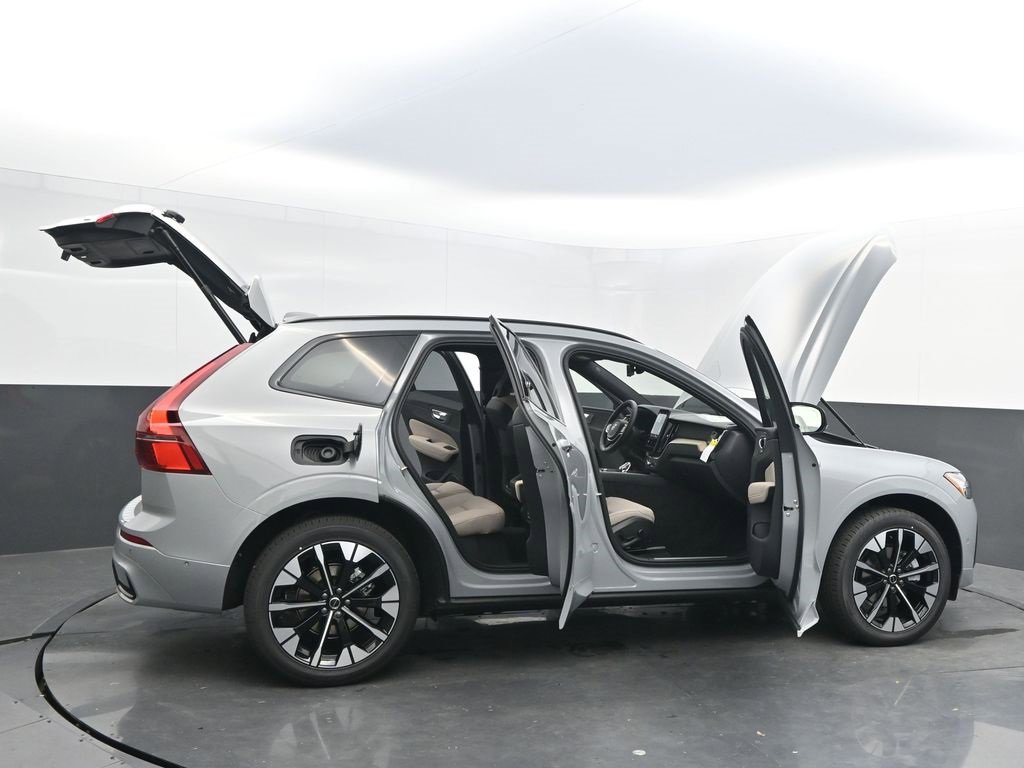 New 2026 Volvo XC60 B5 Plus w/ Protection Package Premier image 29