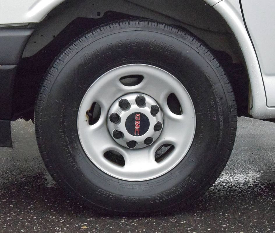 Used 2019 GMC Savana 2500 image 37