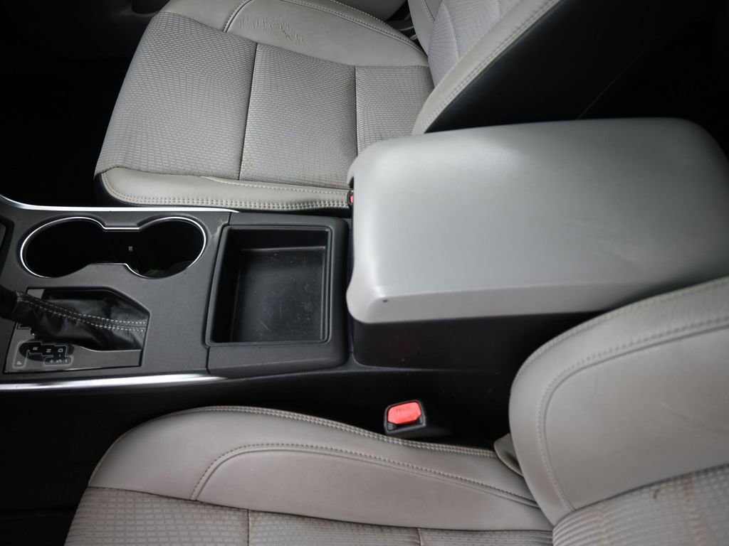 Used 2016 Toyota Camry SE FWD image 23