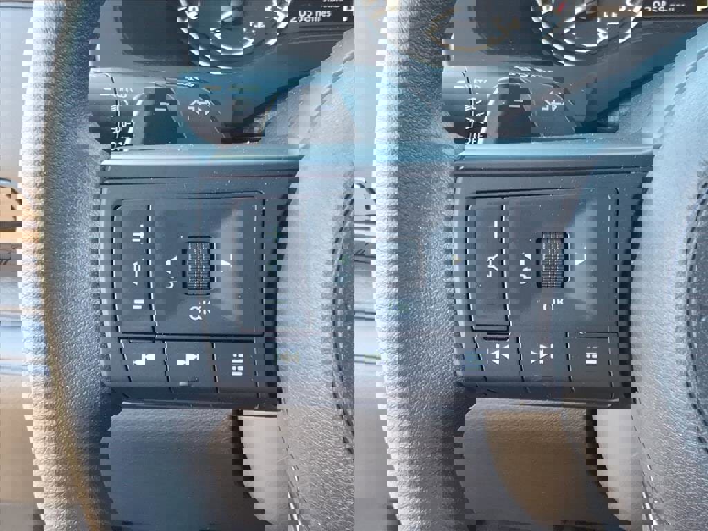 Used 2025 Nissan Pathfinder S image 19