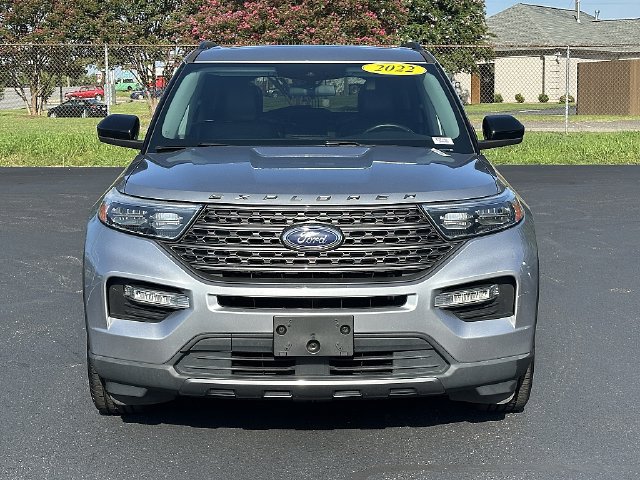 Used 2022 Ford Explorer XLT w/ Equipment Group 202A RWD image 2