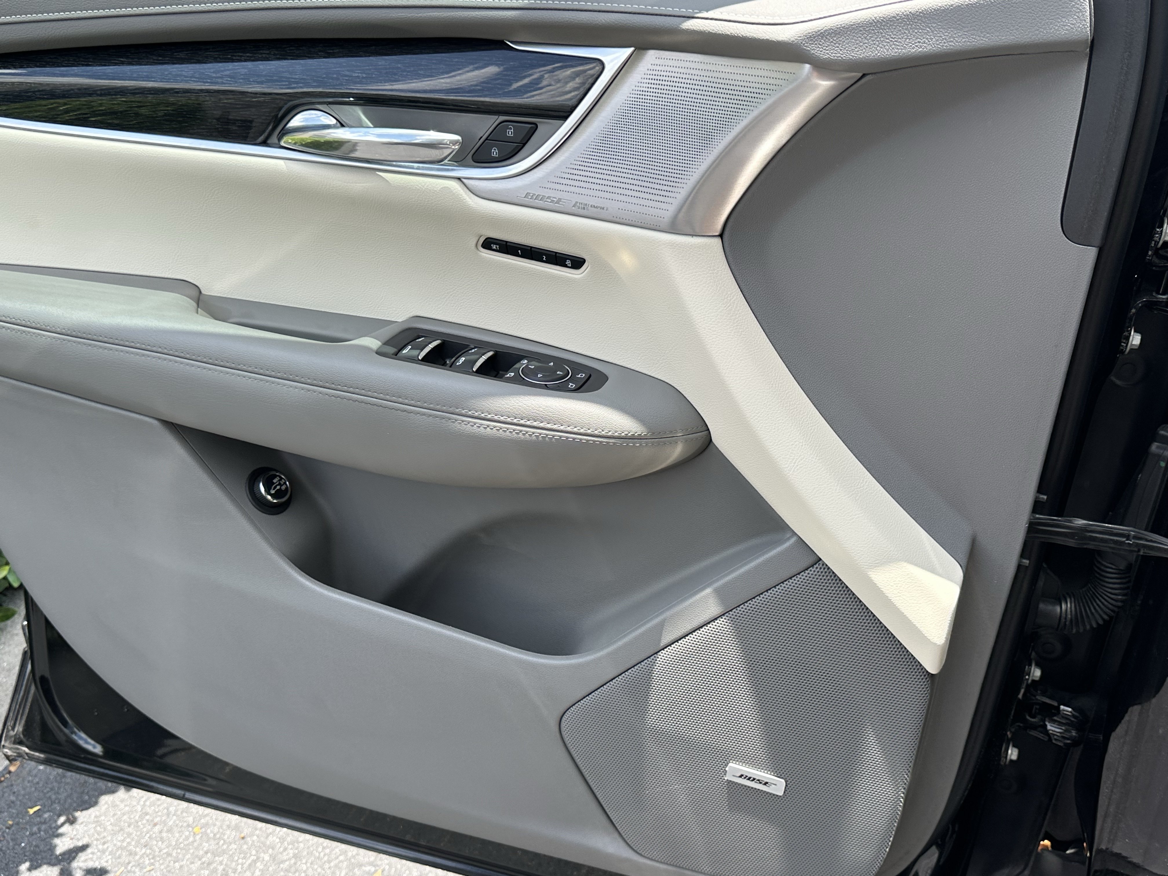 Certified 2023 Cadillac XT6 Premium Luxury w/ Technology Package FWD image 24