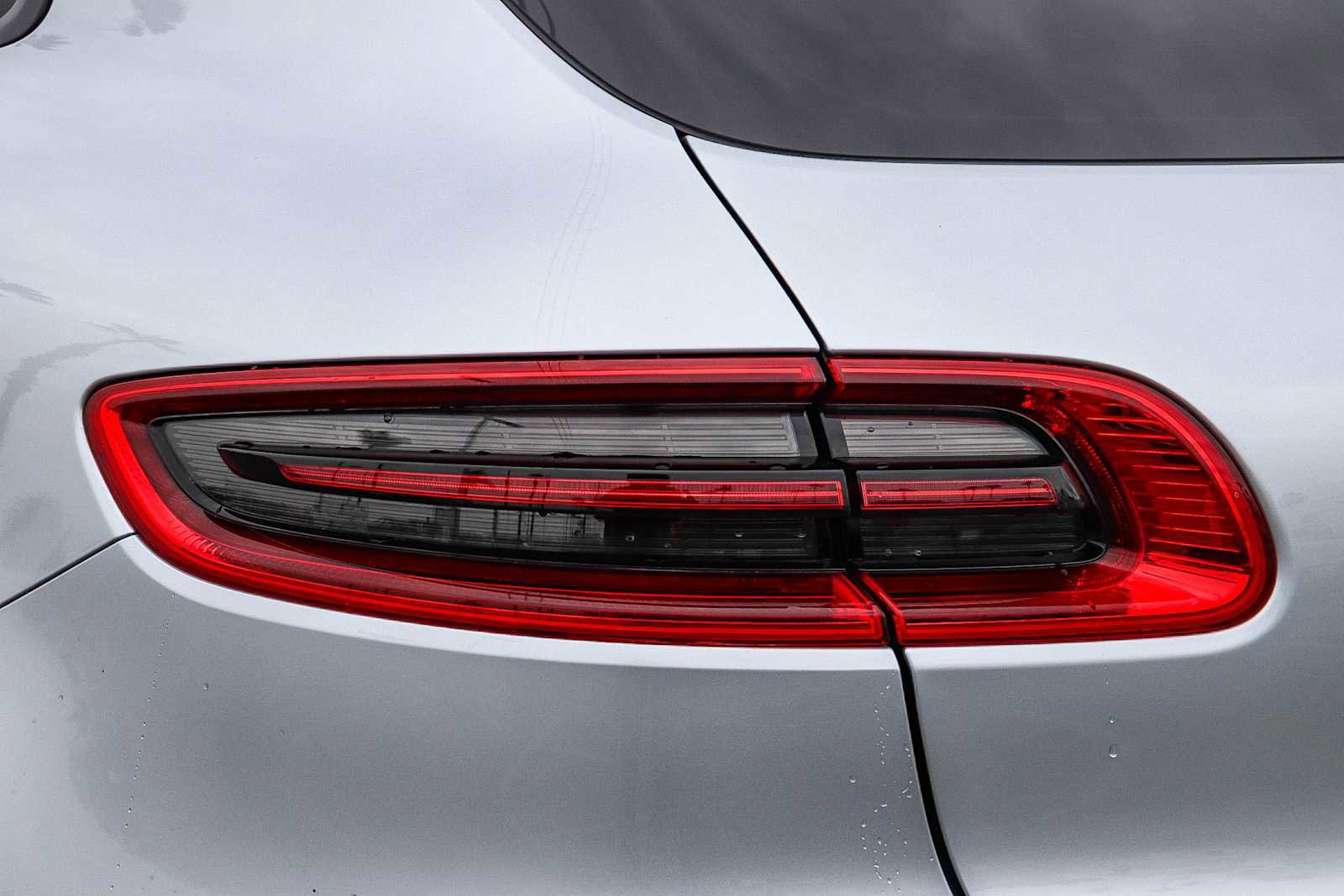 Used 2017 Porsche Macan image 9