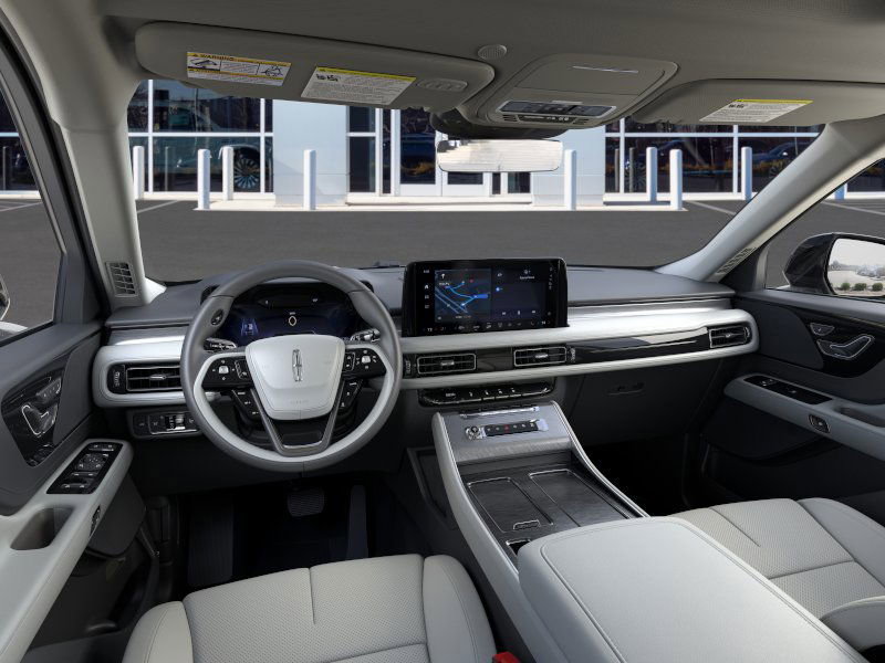 New 2025 Lincoln Aviator AWD w/ Jet Appearance Package image 9