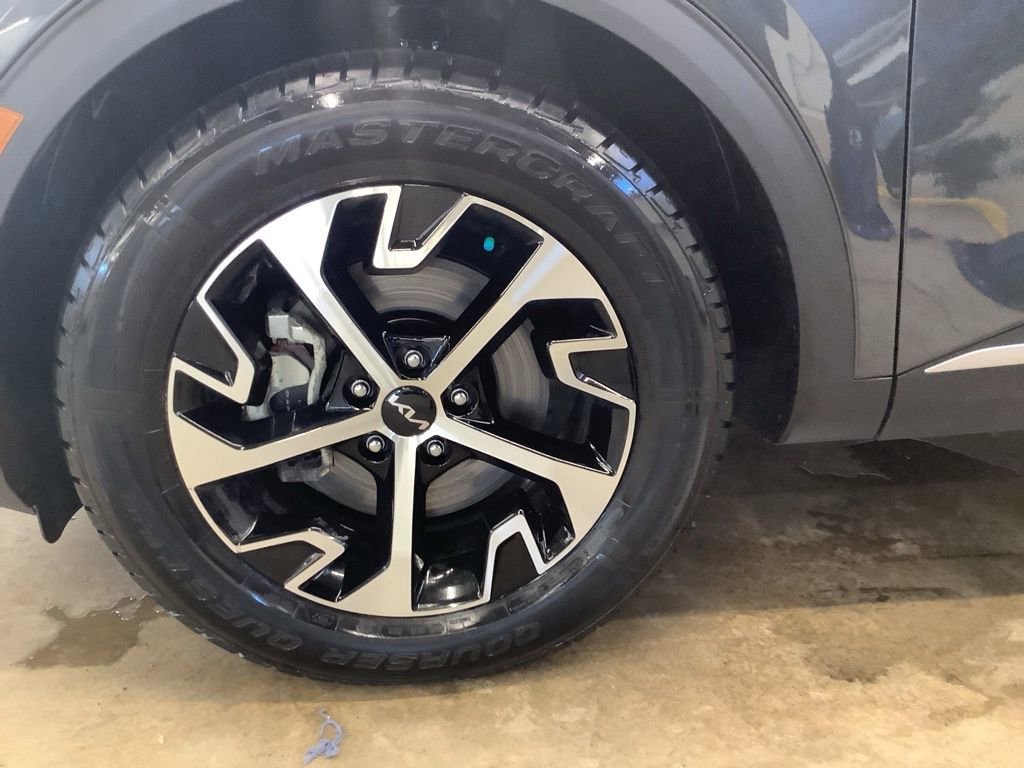 Used 2023 Kia Sportage EX FWD image 22