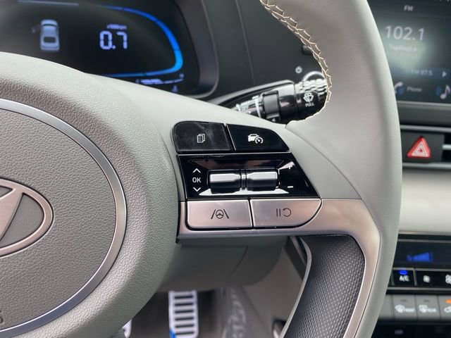 Certified 2025 Hyundai Elantra SEL image 15