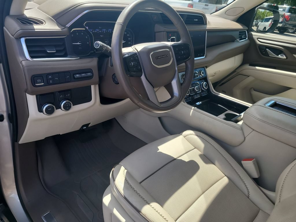 Used 2021 GMC Yukon XL Denali RWD image 19