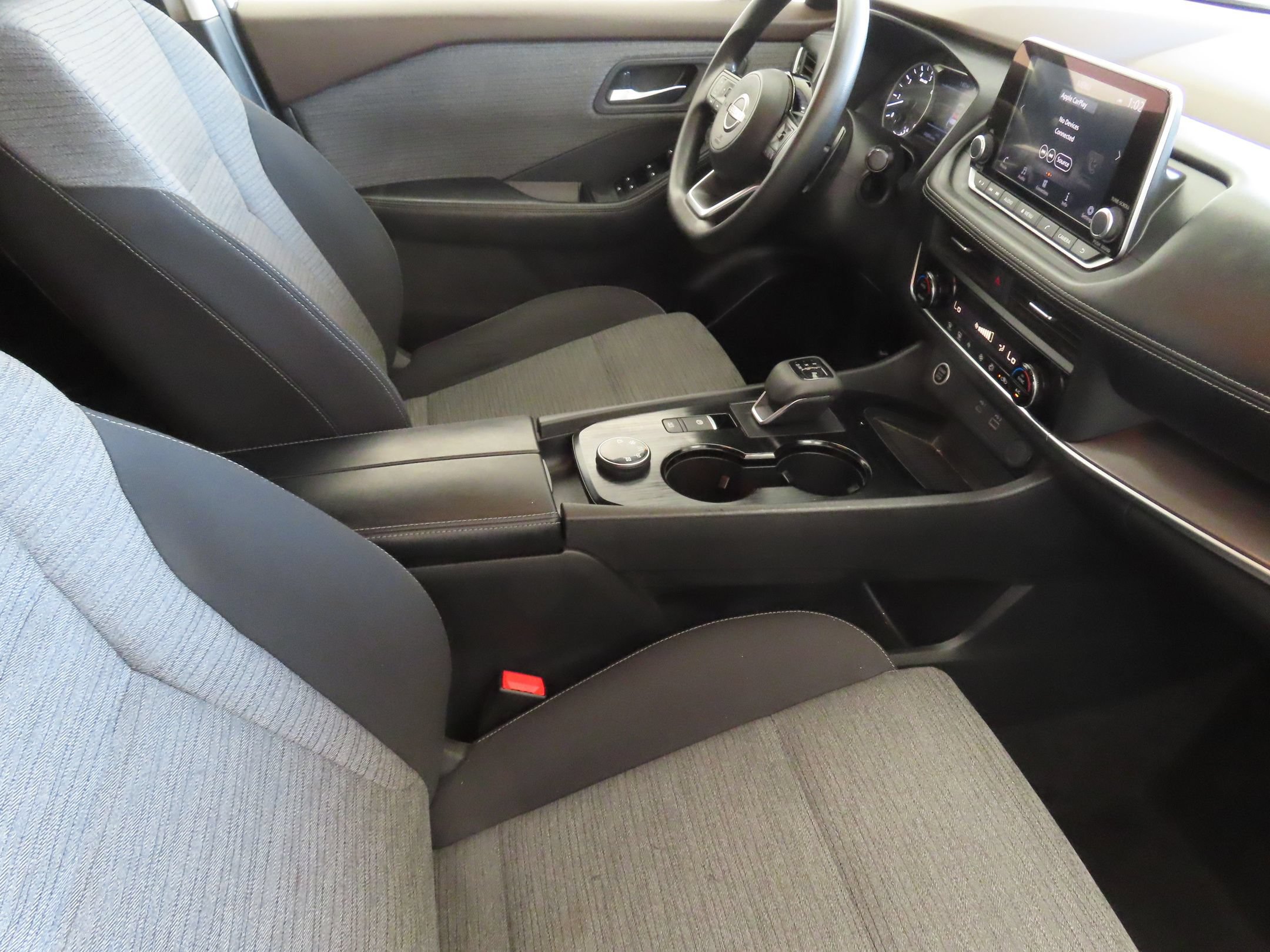 Used 2023 Nissan Rogue SV AWD/4WD image 25