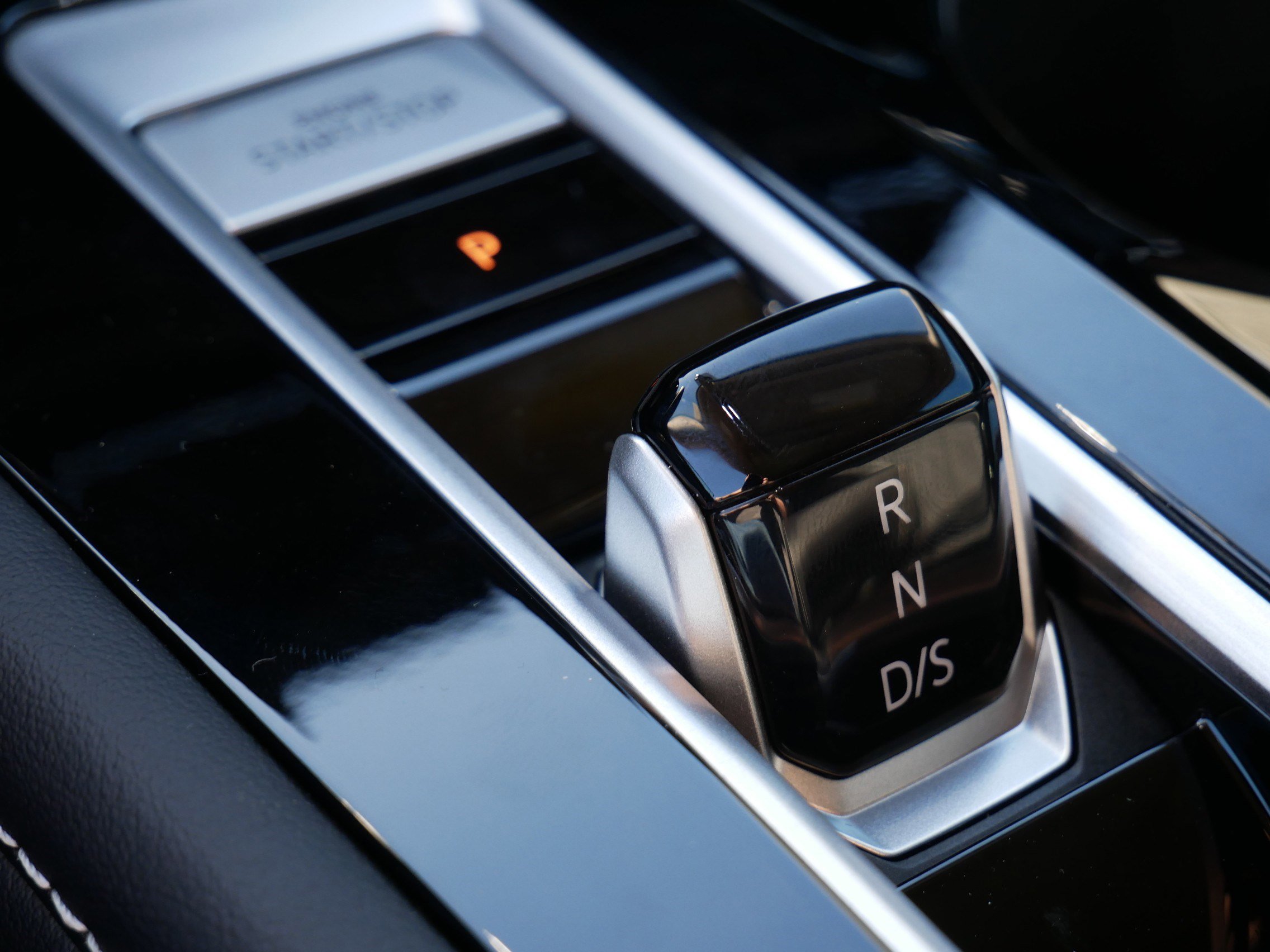 New 2026 Volkswagen Atlas SEL Premium R-Line image 9