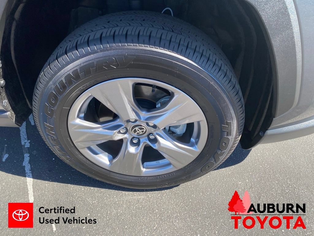 Certified 2025 Toyota RAV4 LE AWD/4WD image 11