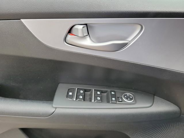 Used 2023 Kia Forte LXS w/ LXS Technology Package FWD image 12